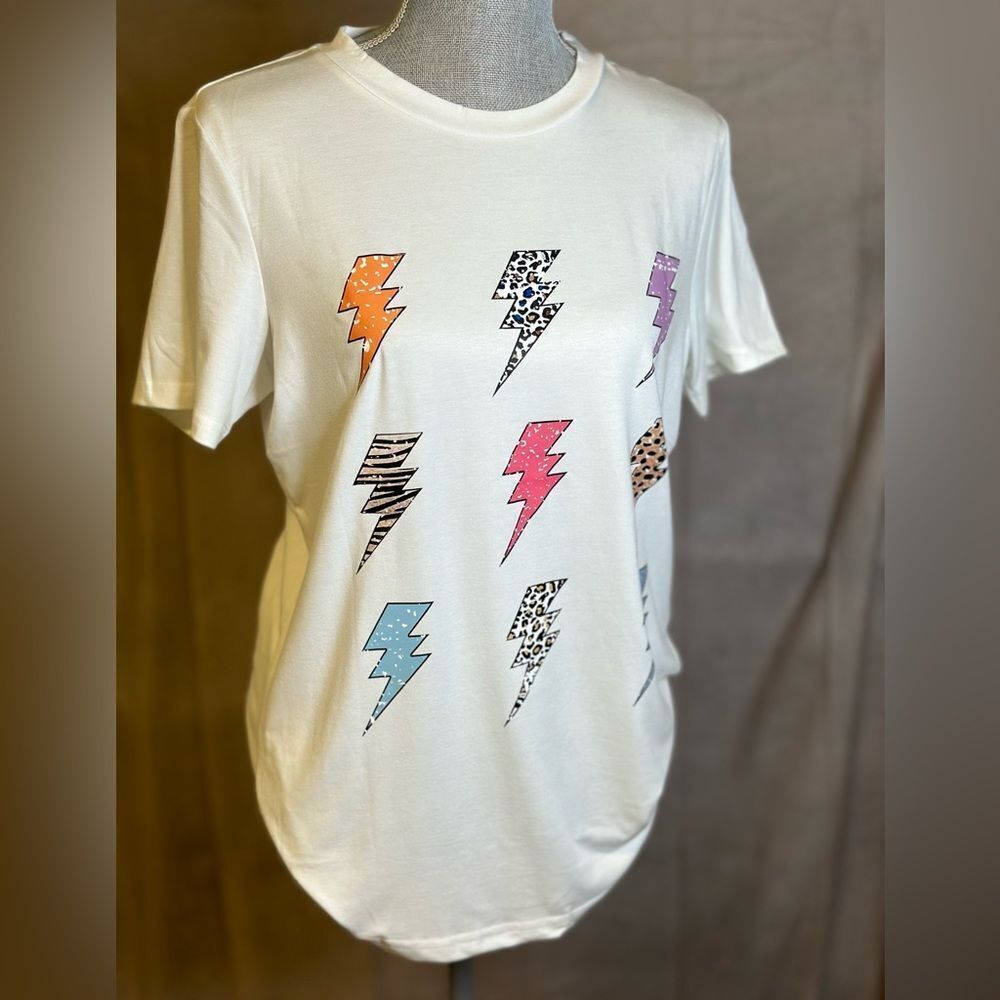 Tshirt  - Picture 3 of 4